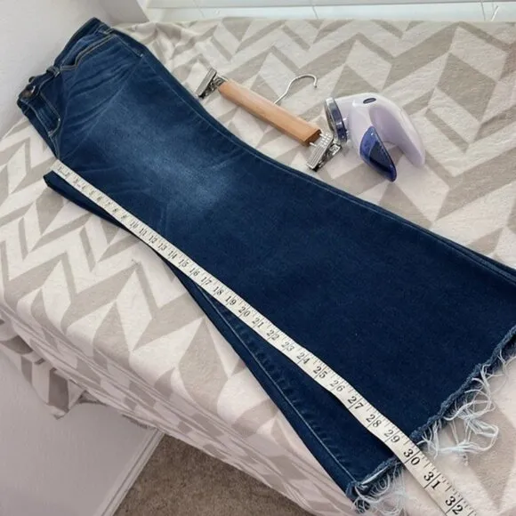Judy Blue NWOT Women's Dark Wash Raw Hem Flare Jeans size 15/32