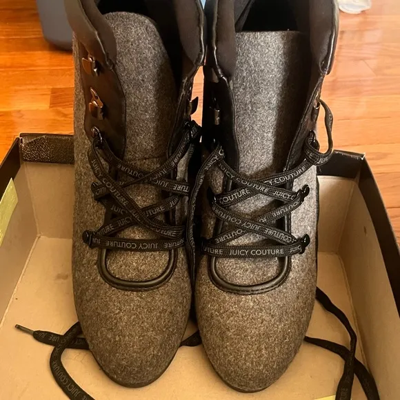 JUICY COUTURE Kasper Gray Black Wool Heeled Boots size 9.5