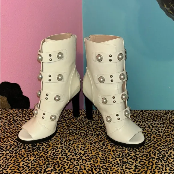 KARL LAGERFELD Chic White Pearl-Studded Women's Boots 8.5