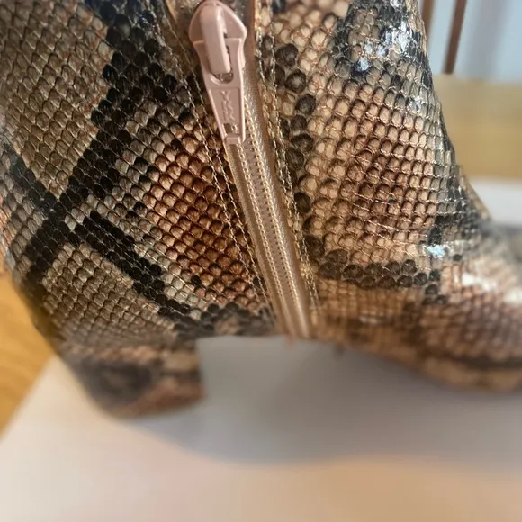 Katy Perry The Rich Snakeskin Ankle Boots Brown Women’s 5.5 NWT Box