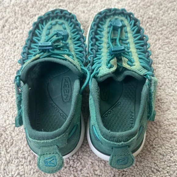 KEEN Uneek Sandals Big Kids 11 Green Cord Woven Slip-On Water Friendly Sport