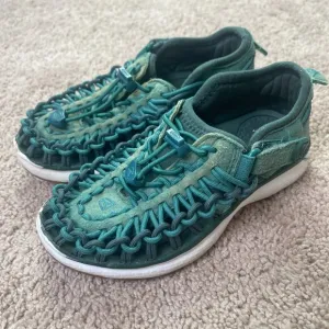 KEEN Uneek Sandals Big Kids 11 Green Cord Woven Slip-On Water Friendly Sport
