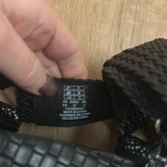 Kelsi Dagger Brooklyn Spark black woven sandals size 6.5