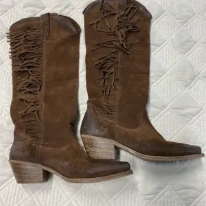 Kiro Fringe Dark Brown Suede Western Boots size 7.5