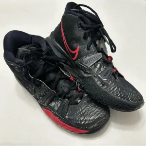 Kyrie Irving Nike Mid Top Shoes 6 Y
