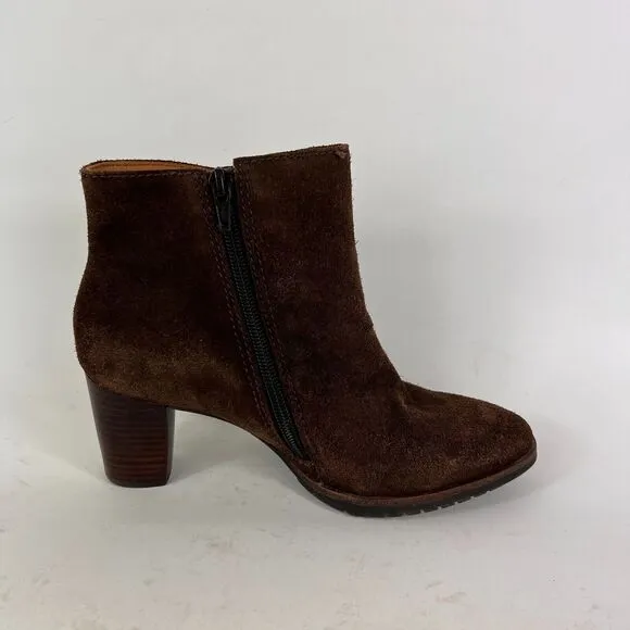 L. L. Bean ankle heeled booties women's size 7 brown suede minimalist boots