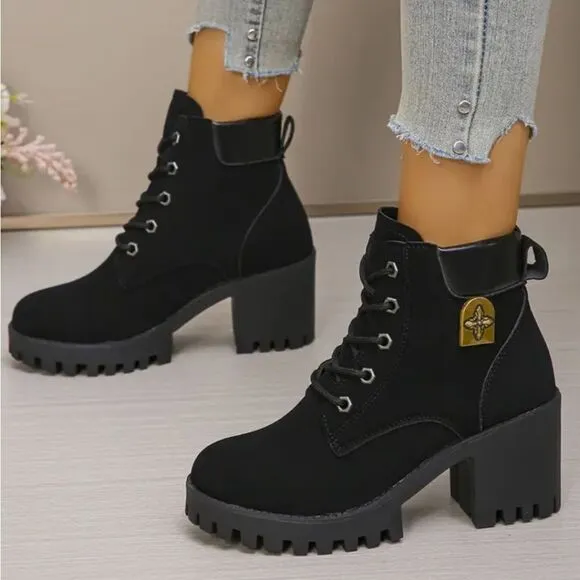Ladies black chunky heel lace up boots sz 8
