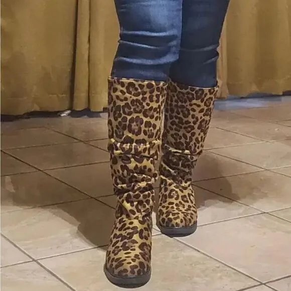 Ladies leopard print boots sz 8.5