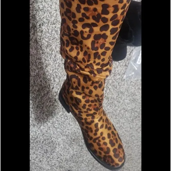 Ladies leopard print boots sz 8.5