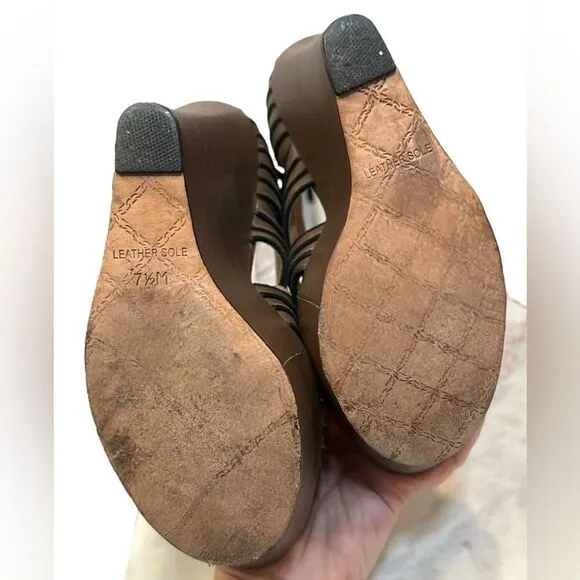 L.A.M.B. Y2K 90s Bernadette Leather Sandals Wedges Heels Size 7.5