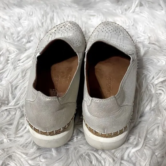 L’AMOUR Des Pieds Stazzema White Gold Metallic leather slip on shoes women’s 6.5
