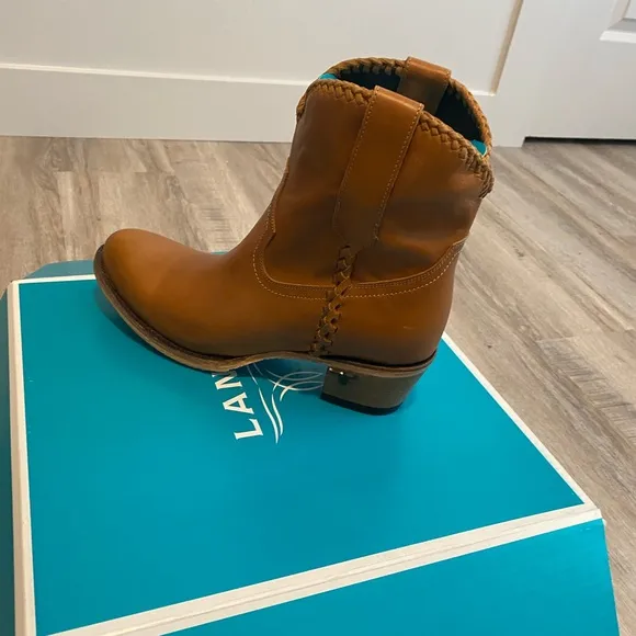 Lane Boots shorties