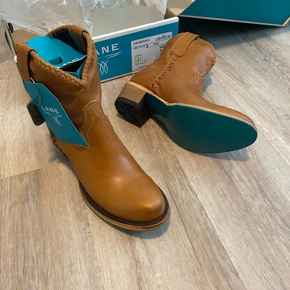Lane Boots shorties