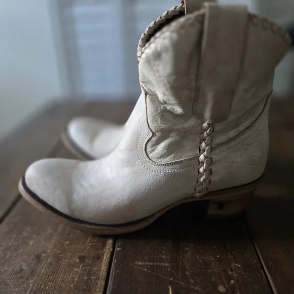 Lane Plain Jane Ceramic Crackle Women's Western Ankle Bootie Size 8