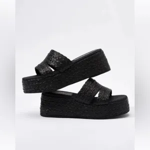 Larroude The Ash sandals handmade braided raffia in a flatform style Size 9