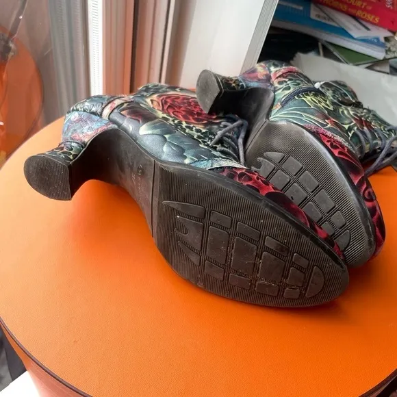 L’artiste by spring step hand painted concert bootie boots floral size 37 7