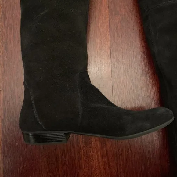 Lavorazione Artigiana Suede Knee Boots