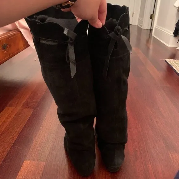 Lavorazione Artigiana Suede Knee Boots