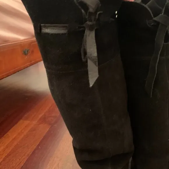 Lavorazione Artigiana Suede Knee Boots