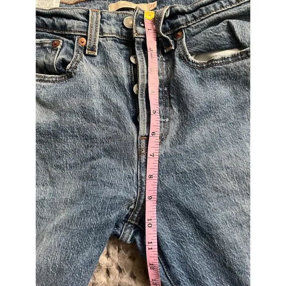Levi's wedgie straight button fly size 27