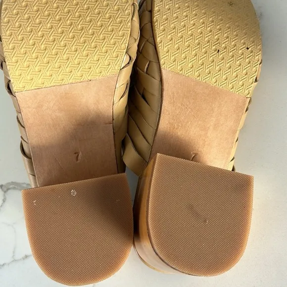 LIBERTE Bondi Woven Mules Slip On Tan - Cream SIZE 7 Like New