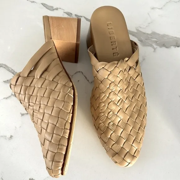 LIBERTE Bondi Woven Mules Slip On Tan - Cream SIZE 7 Like New