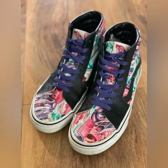 Like new! Customs BrushStroke Vans High Top Skater Shoes, size 6.5 men, 8 women
