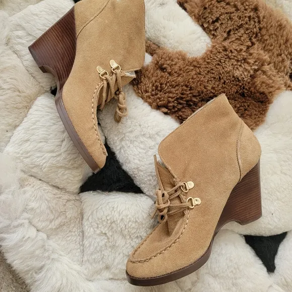 Like new Michael kors ankle boots booties