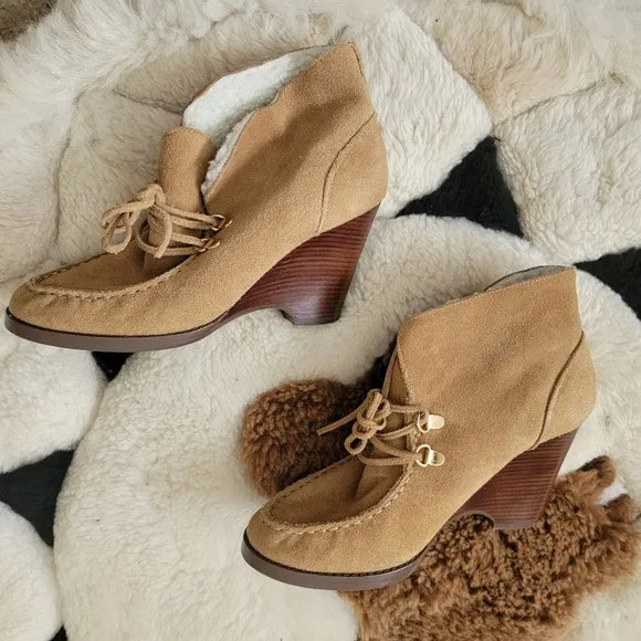 Like new Michael kors ankle boots booties