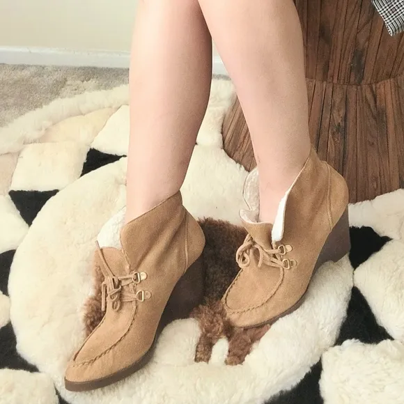 Like new Michael kors ankle boots booties