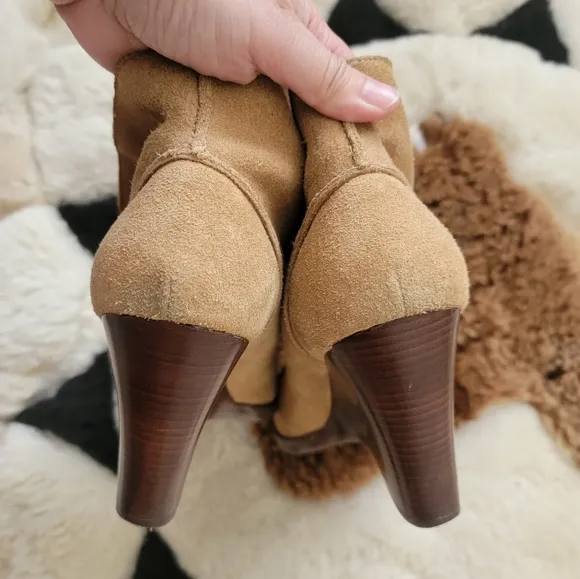 Like new Michael kors ankle boots booties