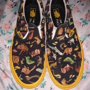 Limited Edition Vans x National Geographic Slip On Sneakers Shoes Women US 6.5