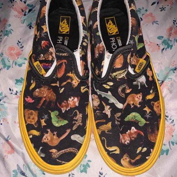 Limited Edition Vans x National Geographic Slip On Sneakers Shoes Women US 6.5