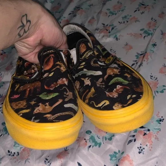 Limited Edition Vans x National Geographic Slip On Sneakers Shoes Women US 6.5