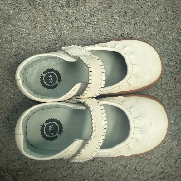 Livie &amp; Luca White Pearl Ruche Mary Jane Sz 11