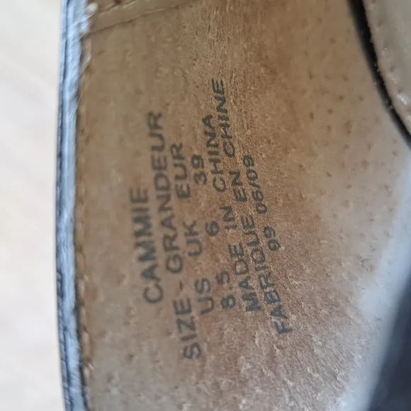 Liz Claiborne &quot;Cammie&quot; Black Leather High Heel Pumps Elegant Chic Round Toe