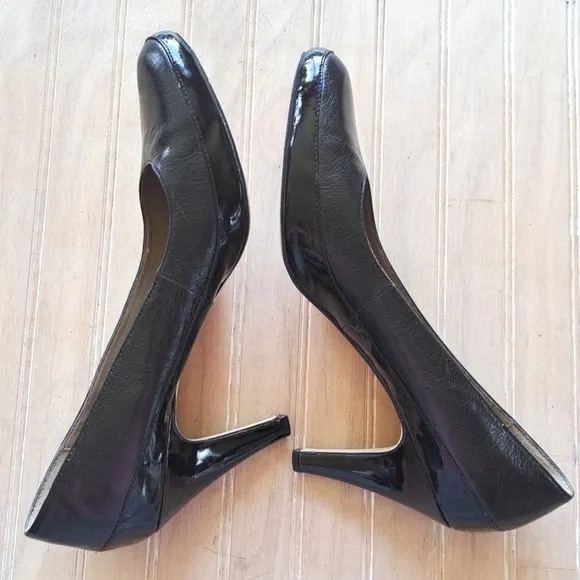 Liz Claiborne &quot;Cammie&quot; Black Leather High Heel Pumps Elegant Chic Round Toe