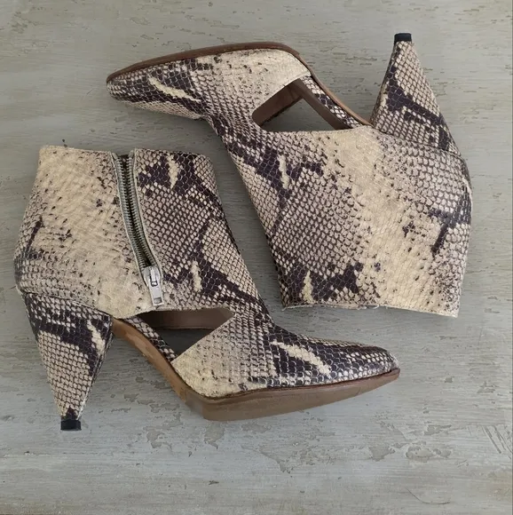 Loeffler Randal Electra Snakeskin Cutout Ankle Booties. 3.25&quot; Heels. Mobwife. 9