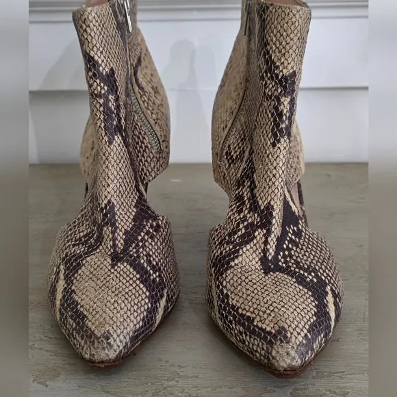 Loeffler Randal Electra Snakeskin Cutout Ankle Booties. 3.25&quot; Heels. Mobwife. 9