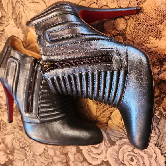 Louboutin/Chic Black Stiletto Heeled Boots