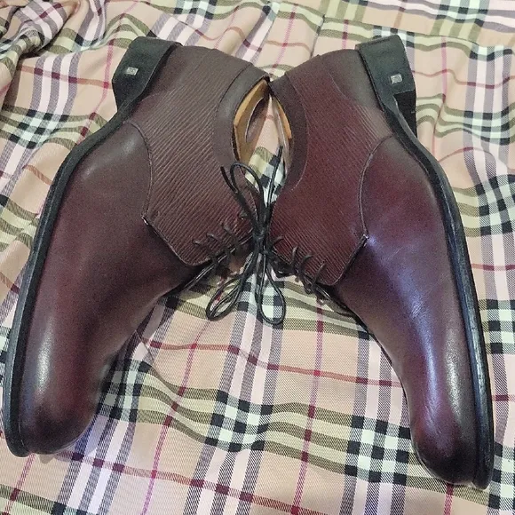 Louis Vuitton Brown Oxford Shoes with Classic Design