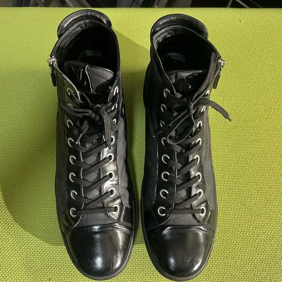 Louis Vuitton Mens Shoes Size 9.5 High top Sneakers