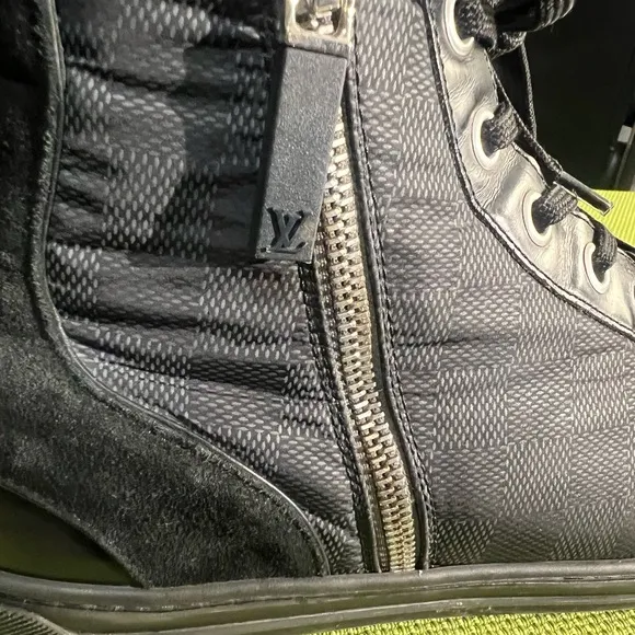 Louis Vuitton Mens Shoes Size 9.5 High top Sneakers