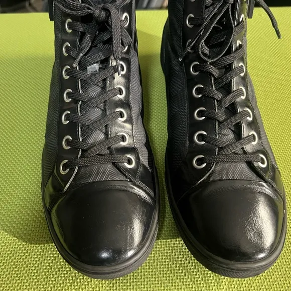 Louis Vuitton Mens Shoes Size 9.5 High top Sneakers