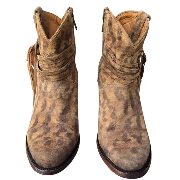Lucchese Robyn Feather Boots, Size 7.5B