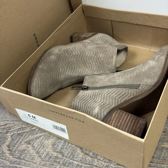 Lucky Brand Cinder -Pickla Leather Ankle Boots -Suede Chevron Pattern Size 6