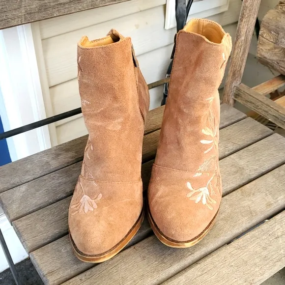 Lucky Brand LP-Elenor 2 Women's Tan Suede Leather Embroidered Ankle Boots - 9.5
