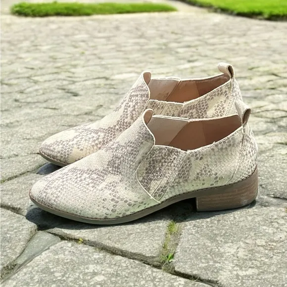 Lucky Brand Women's Cream Lenci Animal Print Slip On Ankle Boots.