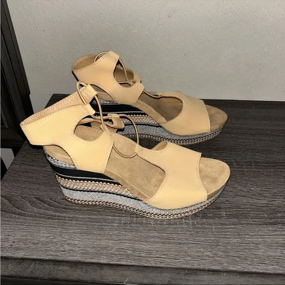 Lucky Brand Yejida Tan Leather Woven Strappy Platform Wedge Sandals Size 10