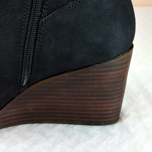 Lucky Brand Zorla Women's Black Wedge Ankle Boots 10 M Black brown heel